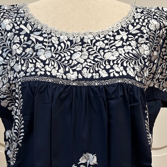 San Antonino Maxi Dress,Oaxaca Mexican dress.Hand Embroidered with Silk Threads. - Picture 4 of 10